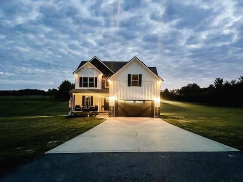 2630 Saint Paul Rd, Woodlawn, TN 37191