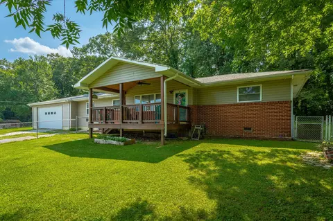 358 Oakwood Ter, Chickamauga, GA 30707