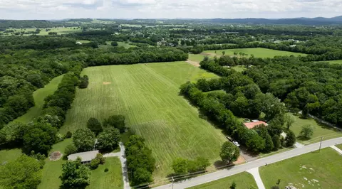 4 Lovers Ln, Lebanon, TN 37087