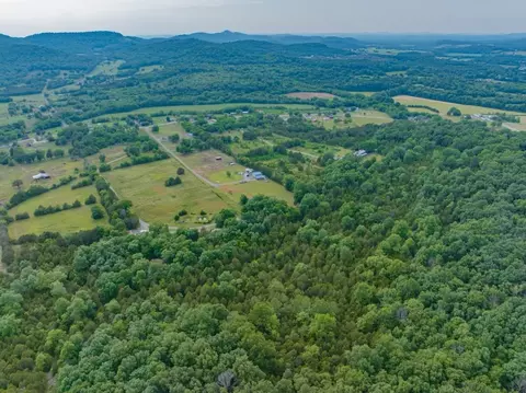 2491 Bradyville Rd, Readyville, TN 37149