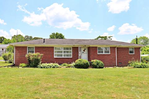 204 Chamberlain Ave, Lafayette, TN 37083