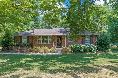 624 Barrywood Dr, Nashville, TN 37220