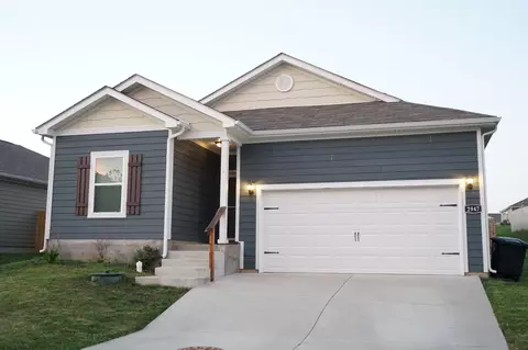 2947 Beeswax St, Columbia, TN 38401