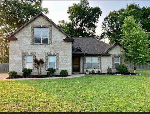 804 Legends Crest Dr, Lebanon, TN 37090