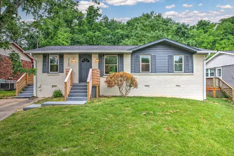 2722 Combs Dr, Nashville, TN 37207