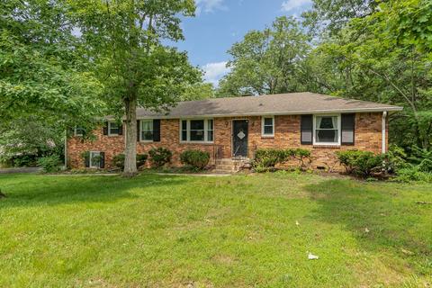 735 Clematis Dr, Nashville, TN 37205