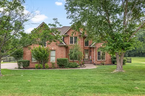 411 Barnes Dr, Lebanon, TN 37087