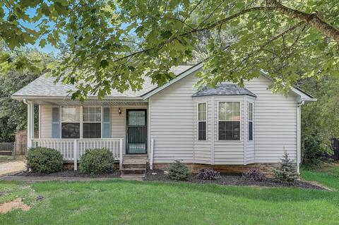 387 Donna Dr, Clarksville, TN 37042