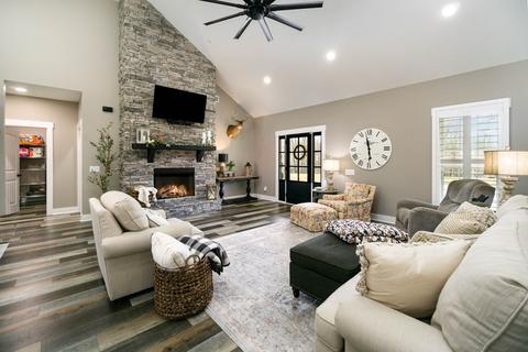 129 Claypool Rd, Bethpage, TN 37022
