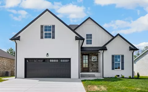 410 Lowline Dr, Clarksville, TN 37043