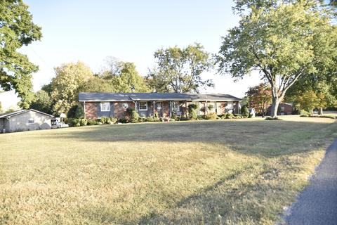 146 La Plaza Dr S, Hendersonville, TN 37075