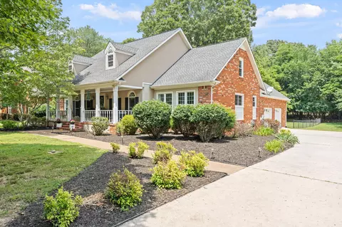 107 Blantonwood Dr, Tullahoma, TN 37388
