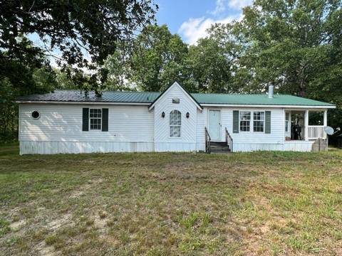 1432 Napier Rd, Hohenwald, TN 38462