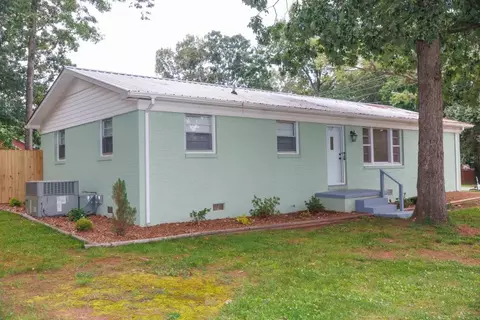 209 Poplar Ave, Huntland, TN 37345