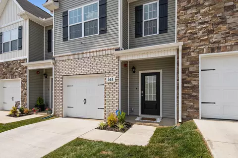 145 Champions Ln, Ashland City, TN 37015