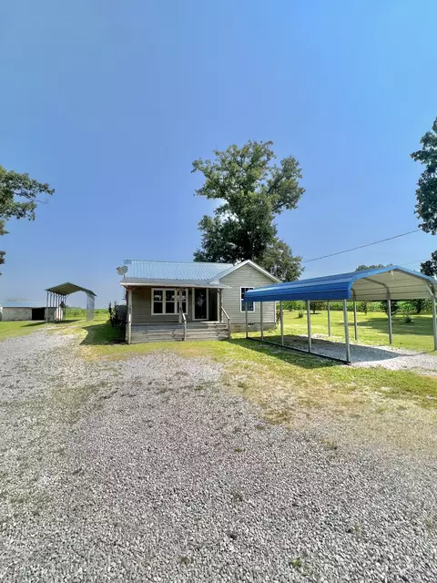 676 Weakley Creek Rd, Lawrenceburg, TN 38464