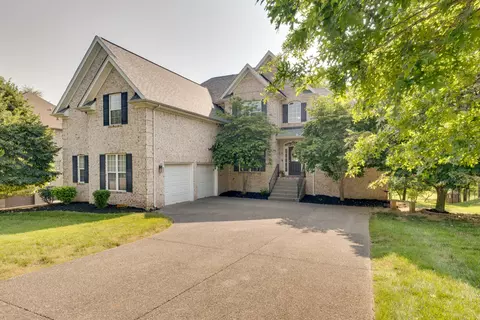 1027 St Hubbins Dr, Spring Hill, TN 37174