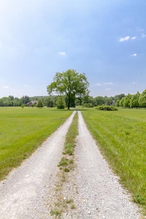 2869 Thompson Rd, Murfreesboro, TN 37128 photo 2