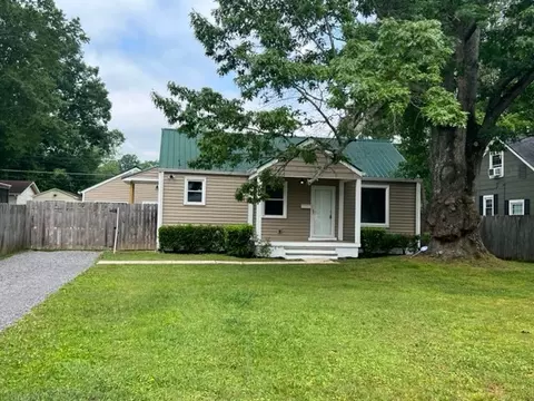 633 Circle Dr, Tullahoma, TN 37388
