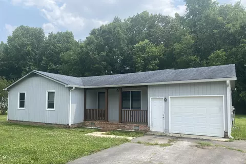 104 Wallace Dr, Tullahoma, TN 37388