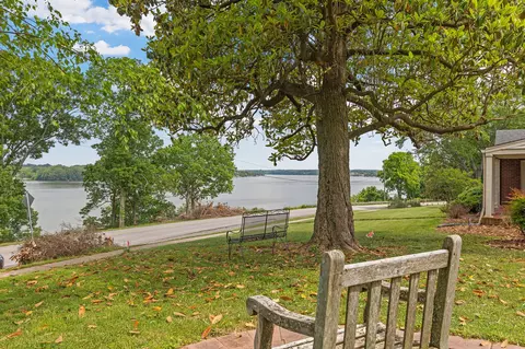 1406 Riverside Rd, Old Hickory, TN 37138
