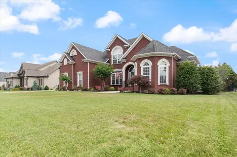 2814 Craythorne Dr, Murfreesboro, TN 37129