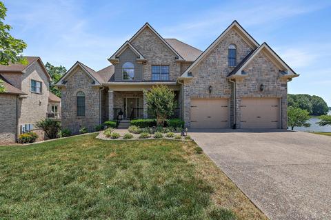 129 Lake Harbor Dr, Hendersonville, TN 37075