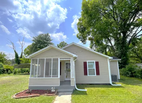 711 Henderson Ave, Rossville, GA 30741