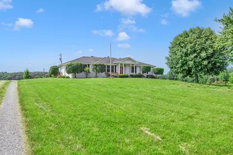 1795 Mosley Ferry Rd, Chapmansboro, TN 37035