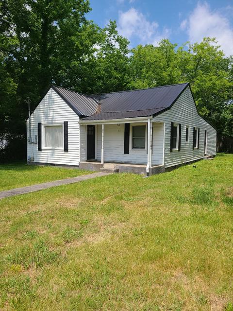 317 Center St, Shelbyville, TN 37160