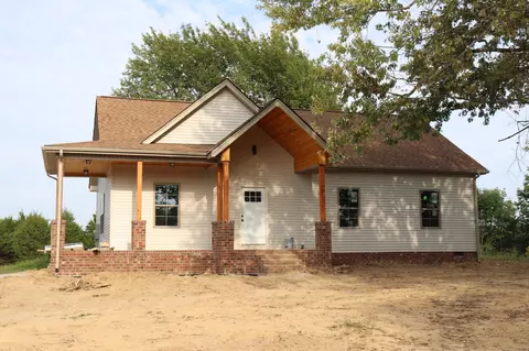 3568 Oakdale Rd, Westmoreland, TN 37186
