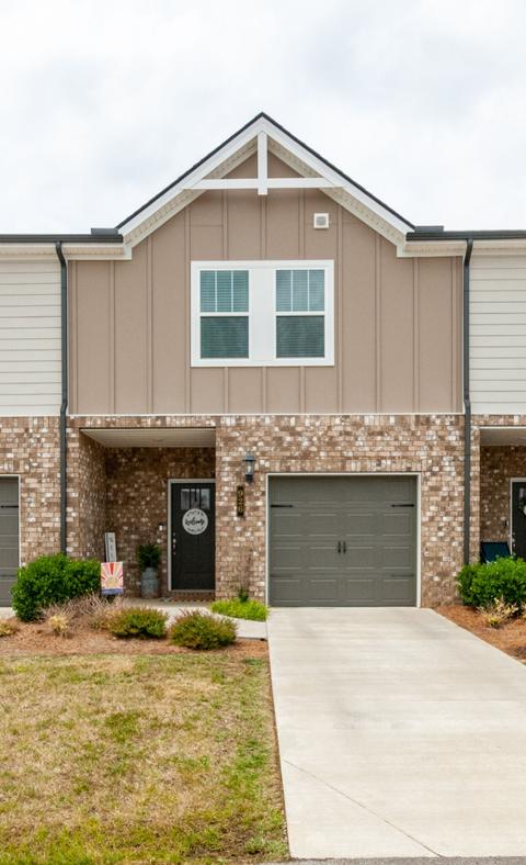 926 Oak Ridge Ln, Columbia, TN 38401