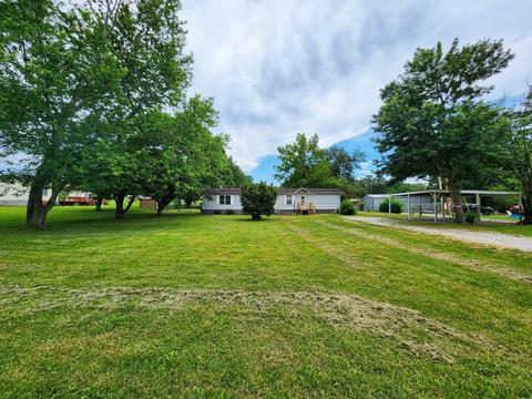 1210 Johnson St, Burns, TN 37029