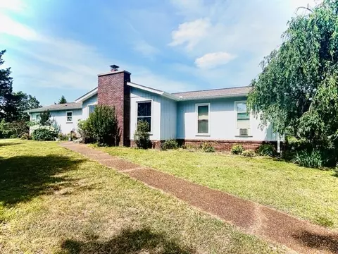 1103 Forest Harbor Dr, Hendersonville, TN 37075