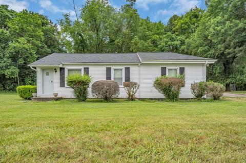 390 Southside Rd, Cunningham, TN 37052