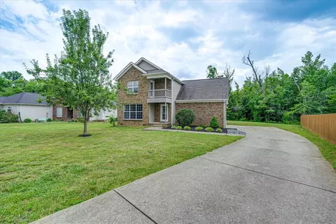 536 Preakness Cir, Pleasant View, TN 37146