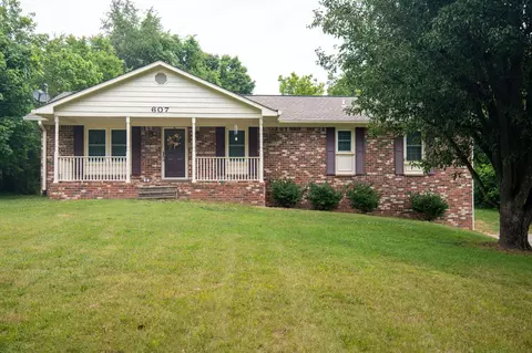 607 Canyon Dr, Columbia, TN 38401