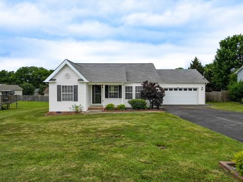 1620 Avers Ave, Columbia, TN 38401