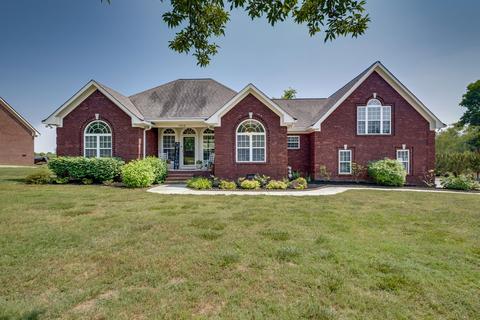 1012 Bending Chestnut Dr, Lebanon, TN 37087