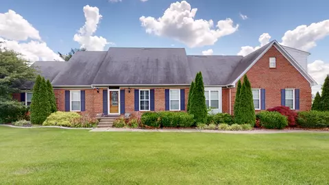 1108 Stratford Ave, Shepherdsville, KY 40165