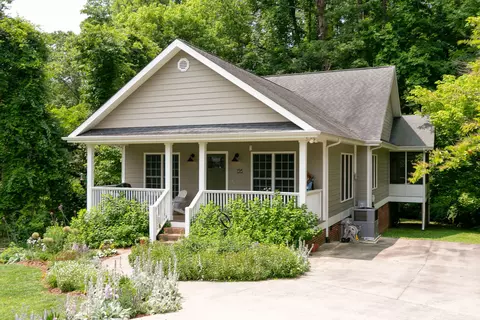 136 Parsons Green Cir, Sewanee, TN 37375