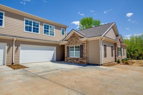 2439 Stonecenter Ln, Murfreesboro, TN 37128