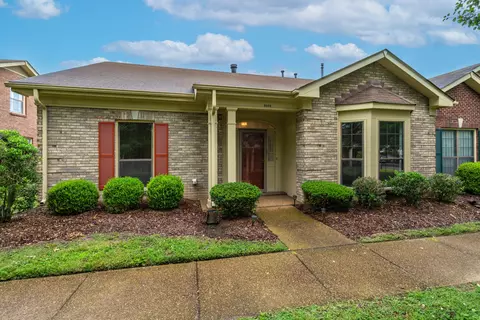 8528 Sawyer Brown Rd, Nashville, TN 37221