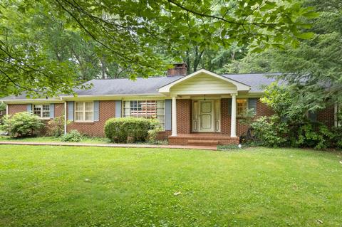 305 Oak Park Cir, Tullahoma, TN 37388