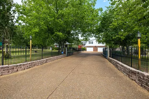 134 Castleman Rd, Mount Juliet, TN 37122