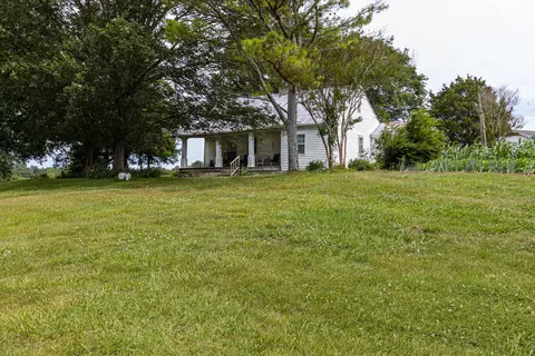 2638 Double Branch Rd, Columbia, TN 38401