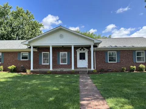 540 8th St, Lawrenceburg, TN 38464