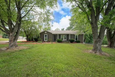 4402 Brownstone Dr, Cross Plains, TN 37049