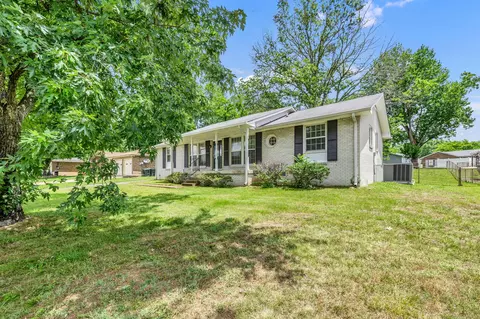 4821 Smokey Dr, Old Hickory, TN 37138