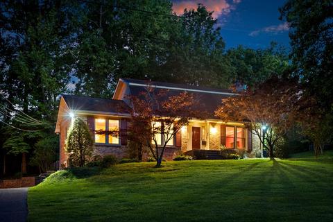 1706 Merritt Dr, Clarksville, TN 37043